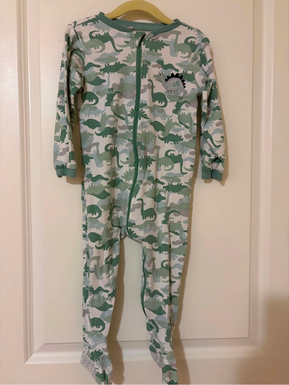 5/$30🍒 Dinosaur Print Footed One-Piece Pajamas for Kids